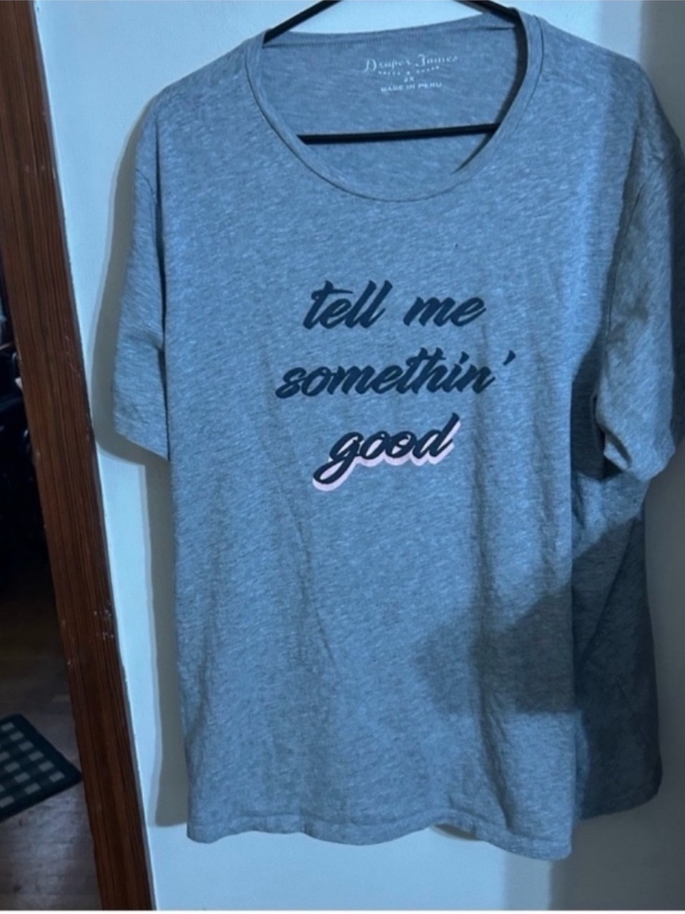 Draper James Size 2X Gray Graphic
Tee "tell me somethin' good"